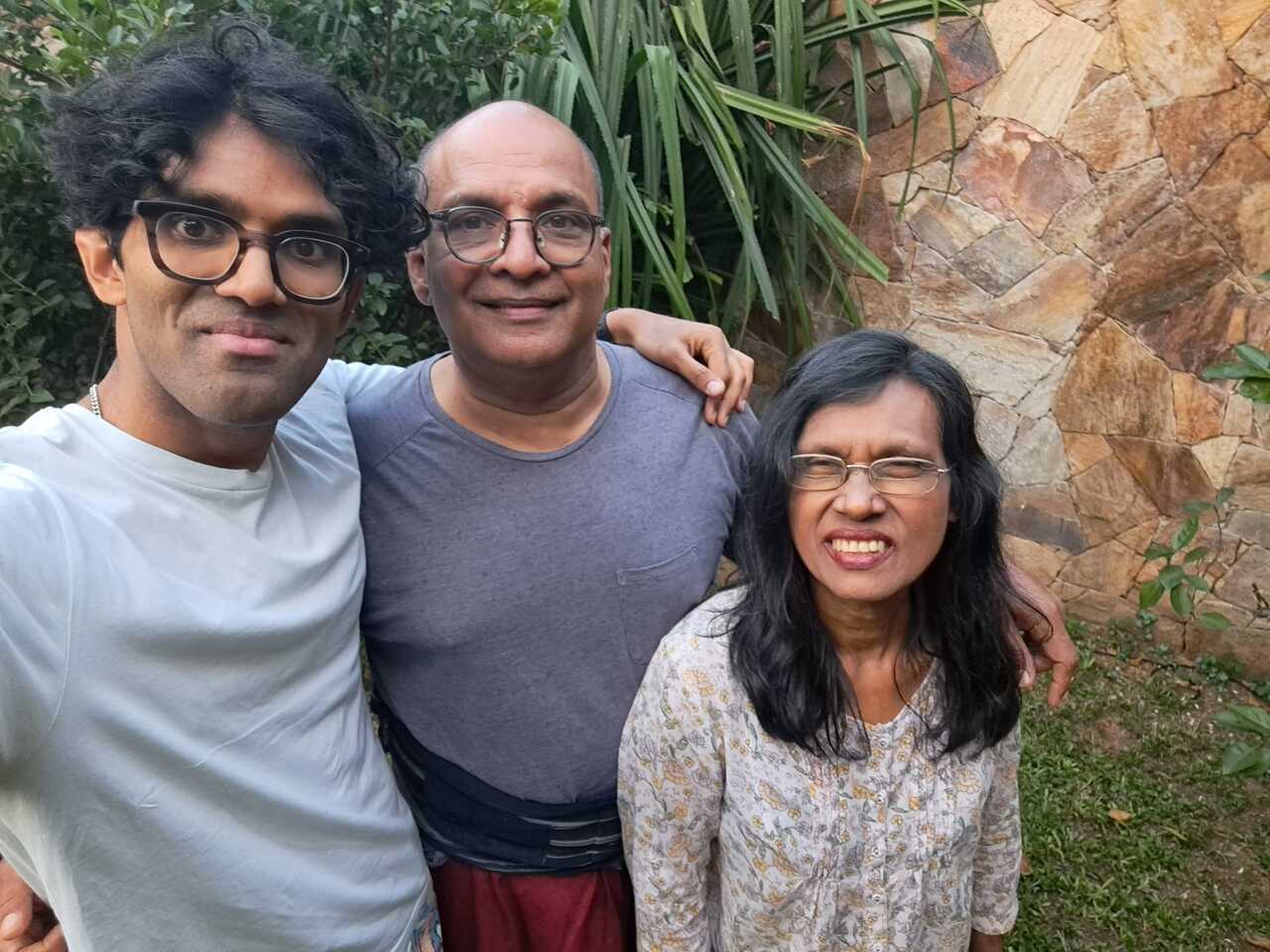 family-in-sri-lanka